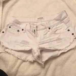 Free People. Cropped white denim shorts